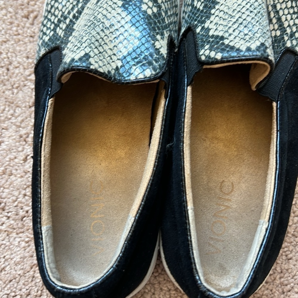 Vionic Slip-on Loafer - Picture 6 of 7